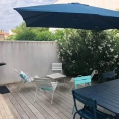 Hébergement de vacances Maison Rénovée Avec Cour, 6 Pers, Saint-denis-d'oléron - Fr-1-246a-332 Saint-Denis-dʼOléron